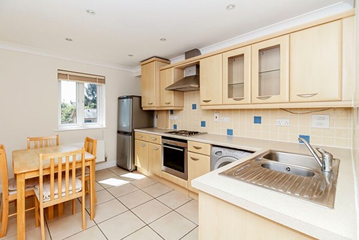 2 Bedroom Flat To Rent In Islip Road, Oxford, OX2
