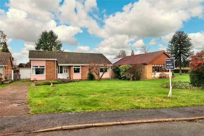 3 Bedroom Bungalow For Sale In Lakes Avenue, Mulbarton, Norwich, Norfolk, NR14