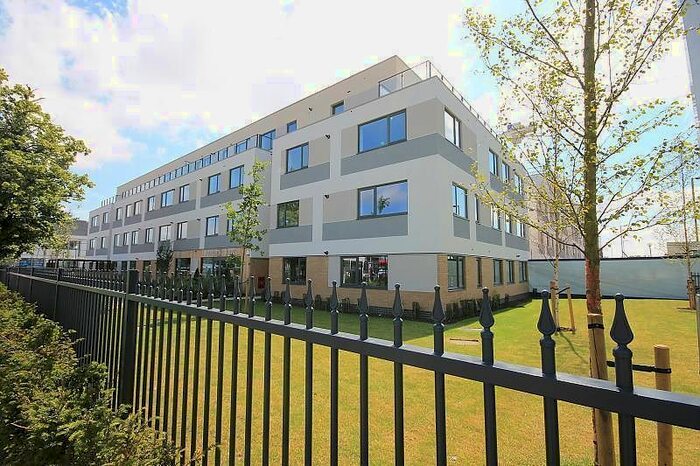 2 Bedroom Flat To Rent In West Plaza, Town Lane, Stanwell, Middlesex, TW19