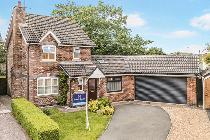 4 Bedroom Detached House For Sale In Broxton Avenue, Middlewich, Cheshire, CW10