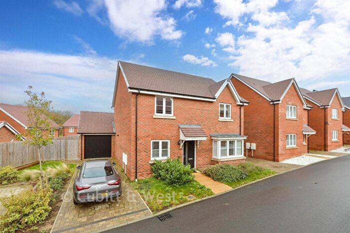5 Bedroom Detached House For Sale In Flint Street, Faygate, West Sussex, RH12