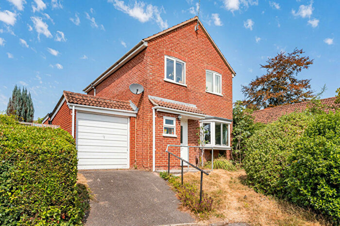 3 Bedroom Detached House For Sale In Priory Orchard, Wantage, OX12