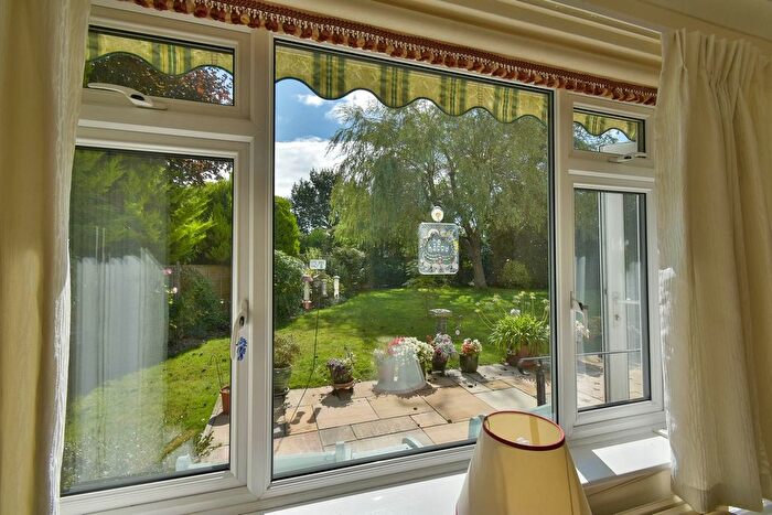 2 Bedroom Flat For Sale In Collington Lane West, Bexhill-On-Sea, TN39