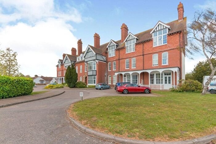 2 Bedroom Flat To Rent In Lyon Close, Clacton-on-Sea, Essex, CO15
