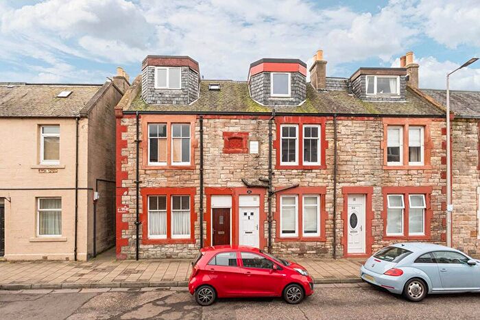 2 Bedroom Flat For Sale In A High Street, Cockenzie, EH32