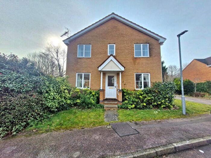 3 Bedroom End Of Terrace House For Sale In Tewkesbury Close, Buckingham Fields, Northampton, NN4
