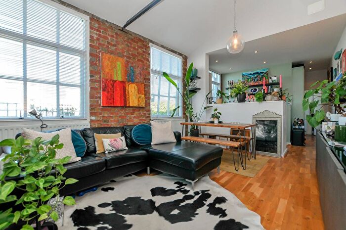 1 Bedroom Flat For Sale In Indigo Mews, Stoke Newington, N16