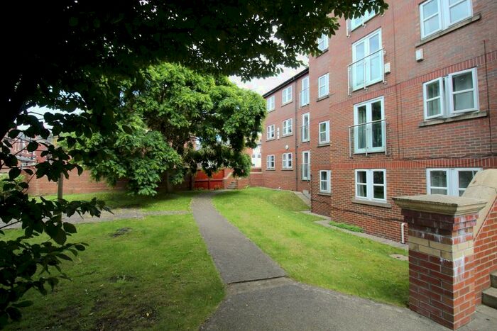 2 Bedroom Apartment To Rent In Kensington Terrace, Hyde Park, Leeds, LS6