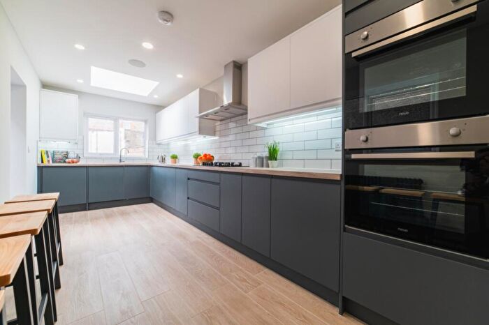 6 Bedroom Terraced House To Rent In Carlisle Street, Splott, CF24