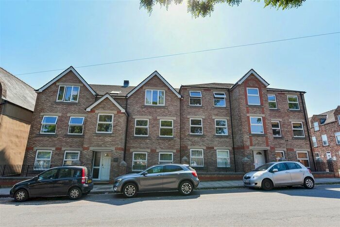 2 Bedroom Flat To Rent In Cromwell Road, York, YO1