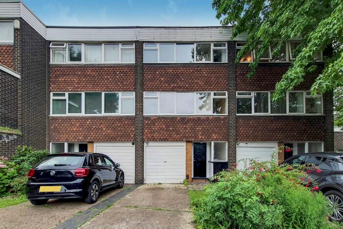 4 Bedroom Terraced House To Rent In Heronsforde, West Ealing, London, W13