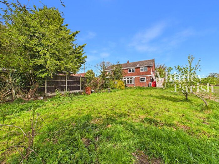 3 Bedroom Semi Detached House For Sale In St Michaels View, Flordon, NR15