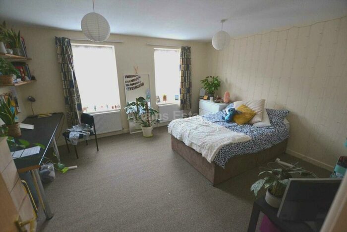 6 Bedroom Terraced House To Rent In Donnington Road, Reading, RG1