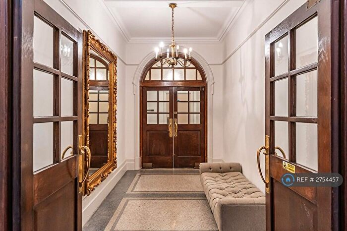 2 Bedroom Flat To Rent In Whittington Apartments, London, E1