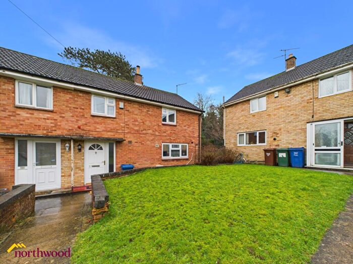 3 Bedroom End Of Terrace House For Sale In Deacon Way, Banbury, OX16