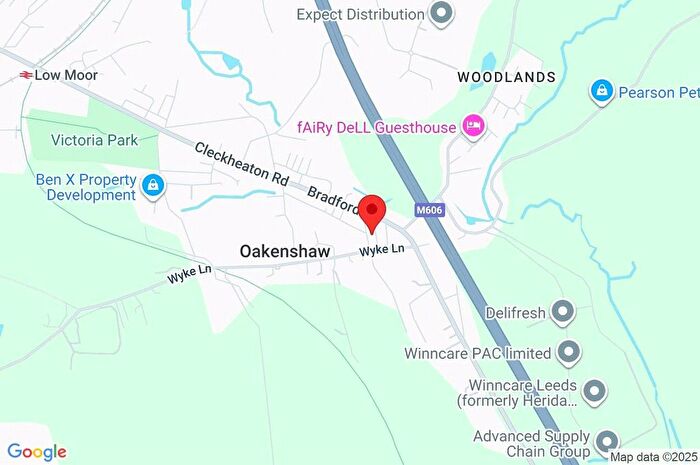 3 Bedroom End Of Terrace House For Sale In Cross Street, Oakenshaw, Bradford, West Yorkshire, BD12
