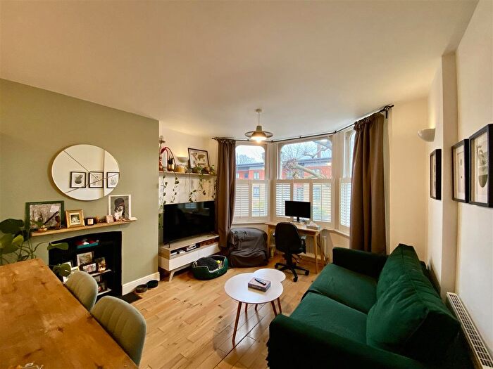 1 Bedroom Flat To Rent In Goldhawk Road, London, W6