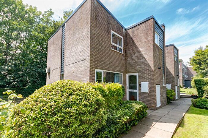3 Bedroom Town House For Sale In Fernwood, Park Villas, Roundhay, LS8