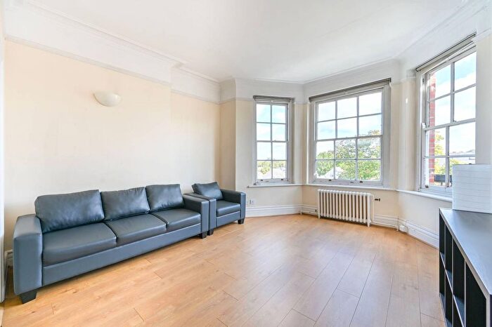 2 Bedroom Flat For Sale In Shoot Up Hill, Kilburn, London, NW2