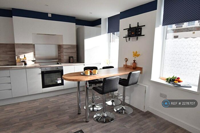 2 Bedroom Flat To Rent In Dalton Street, Cardiff, CF24