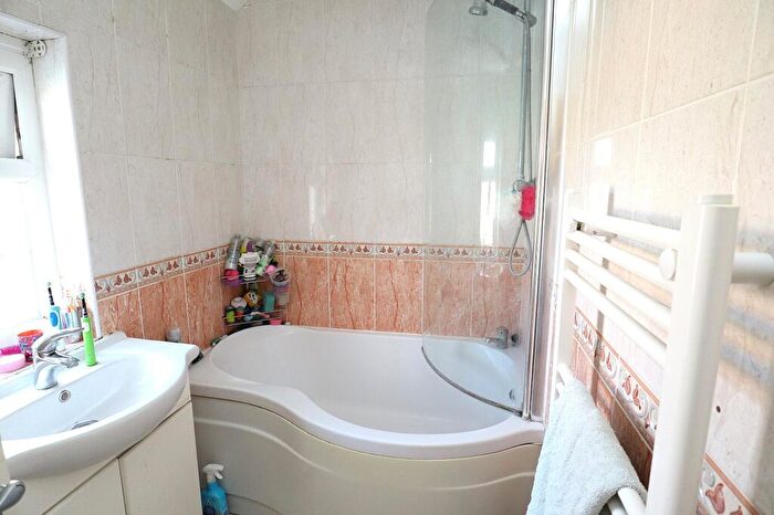 3 Bedroom Terraced House For Sale In Marshal Road, Poole, Dorset, BH17 - Photo 10