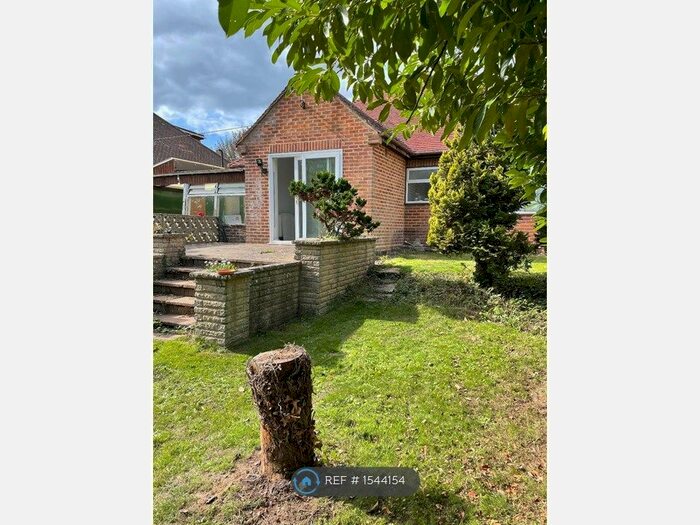 3 Bedroom Bungalow To Rent In Shepherds Hey Road, Calmore, SO40