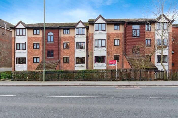 1 Bedroom Flat To Rent In Station Road, Redhill, RH1