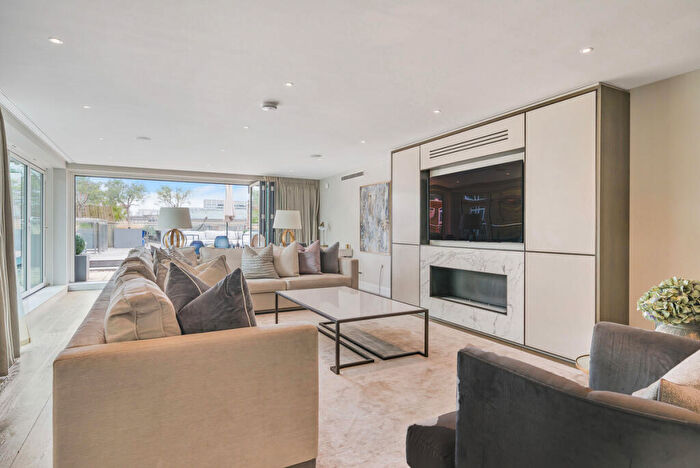 3 Bedroom Apartment To Rent In High Timber Street, London, EC4V