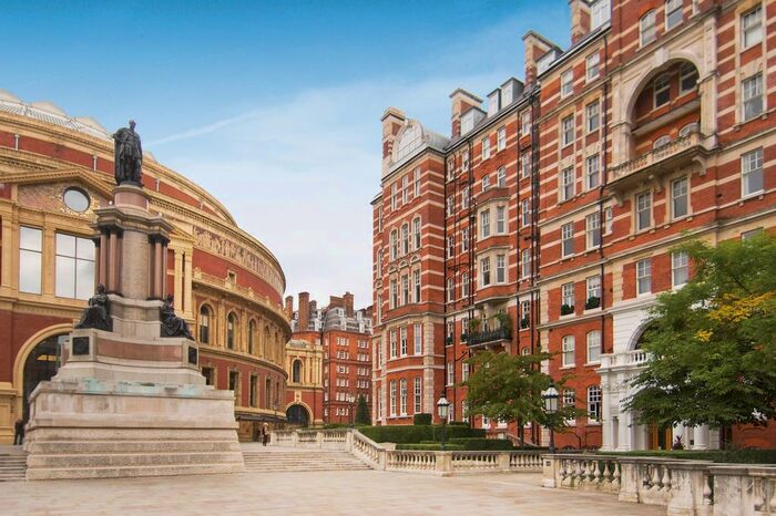 3 Bedroom Flat To Rent In Prince Consort Road, Kensington, SW7