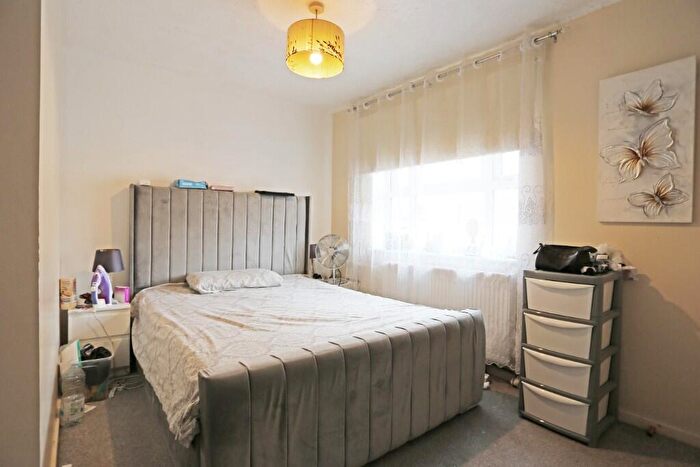 1 Bedroom Flat For Sale In Cranberry Lane, London, E16