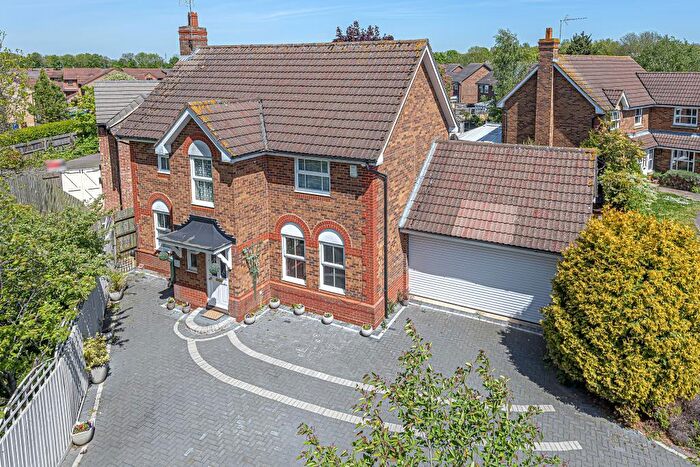 4 Bedroom Detached House To Rent In Delapre Drive, Banbury, OX16