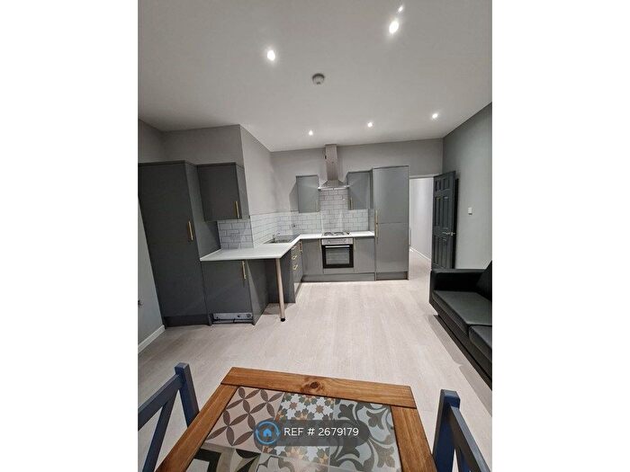 2 Bedroom Flat To Rent In Paynes Lane, Coventry, CV1