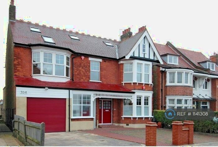 1 Bedroom Flat To Rent In Fox Lane, London, N13