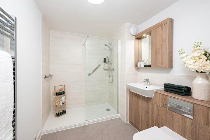 1 Bedroom Flat For Sale In Manns Lodge, Central Cranleigh, GU6
