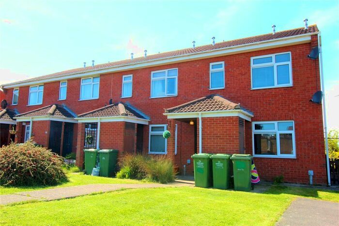 1 Bedroom Maisonette To Rent In Taverners Green Close, Wickford, SS12