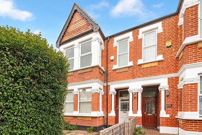 3 Bedroom Flat For Sale In Melbourne Avenue, West Ealing, W13