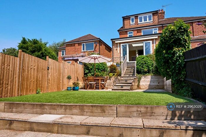 4 Bedroom Semi-Detached House To Rent In Meadow Road, Berkhamsted, HP4