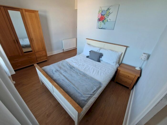 1 Bedroom Flat To Rent In Pitstruan Place, West End, Aberdeen, AB10
