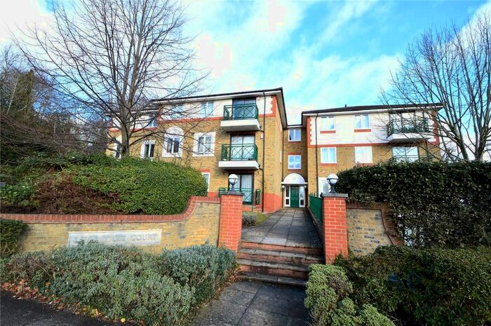 2 Bedroom Flat To Rent In Haling Park Road, South Croydon CR2