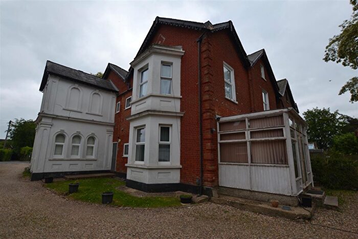 1 Bedroom Flat To Rent In Reading Road South, Fleet, GU52