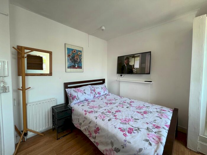 Studio To Rent In Oakley Street, London, SW3