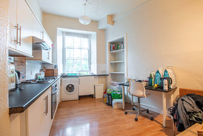 2 Bedroom Flat To Rent In L Gillespie Place, Edinburgh, EH10