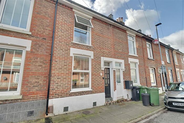 3 Bedroom Terraced House For Sale In Meyrick Road, Portsmouth, PO2