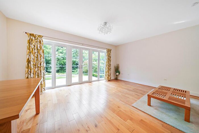 4 Bedroom Detached House For Sale In St. Pauls Gardens, Maidenhead, SL6