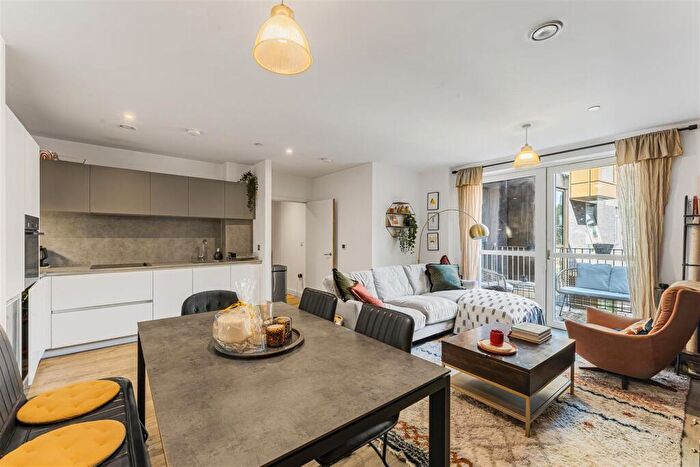 2 Bedroom Apartment For Sale In Apartment, South Grove, Walthamstow, London, E17