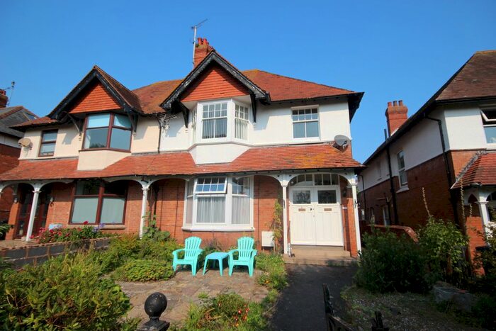 2 Bedroom Flat To Rent In Irnham Road, Minehead, TA24