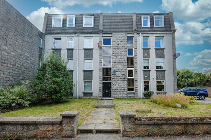 Apartment For Sale In Gairn Terrace, Aberdeen, AB10