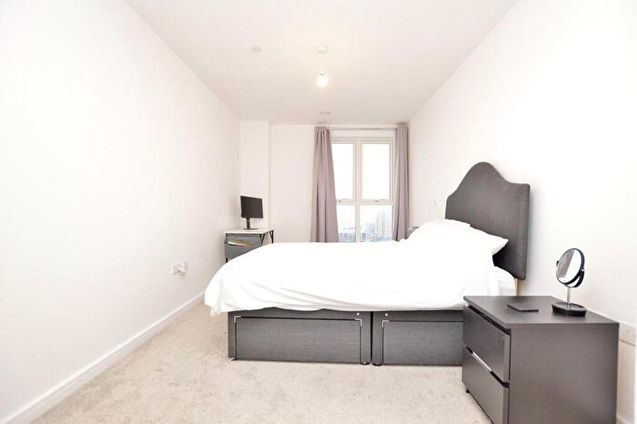 1 Bedroom Flat For Sale In Drydock Square, Barking, IG11