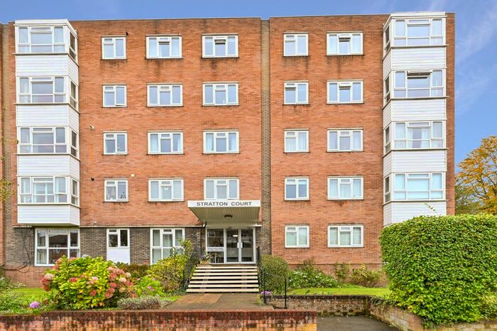 2 Bedroom Flat To Rent In Stratton Court, Adelaide Road, Surbiton, KT6