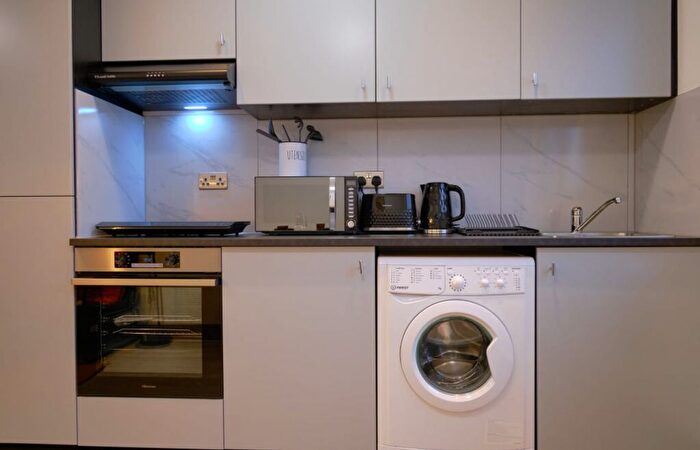 1 Bedroom Studio To Rent In Woodstock Rd, London, NW11